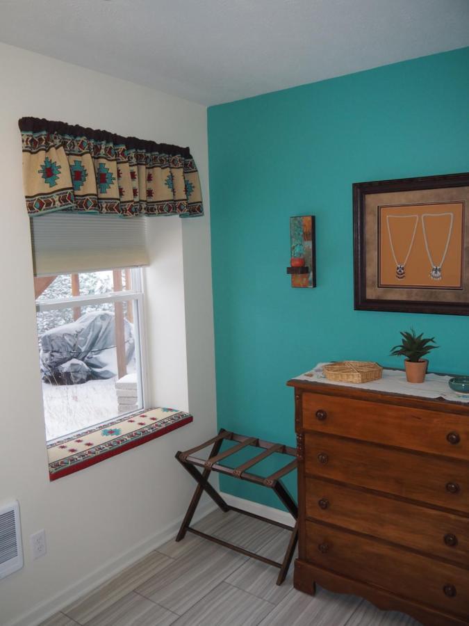 New! The Blessing - A Cute And Cozy Apartment! Benzonia Buitenkant foto